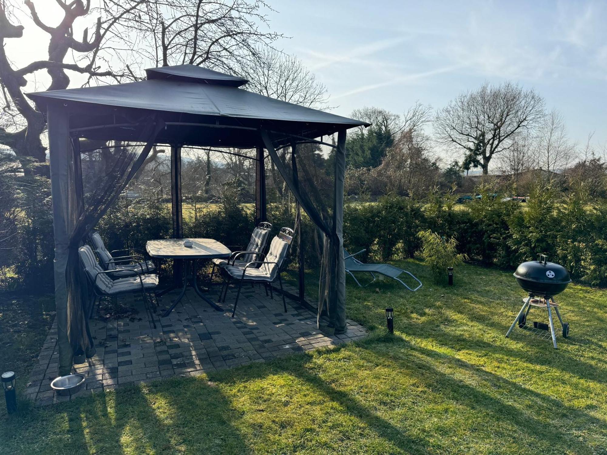 Ferienwohnung Am See Dillich - Ruhige Lage - Eigener Garten - Direkt Neben Einem Natursee Borken  Экстерьер фото